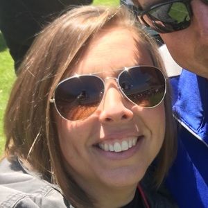 Meet your Posher, Jeannine